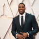 Image for article titled Michael Strahan is Helping Men Step Up Their Grooming Game